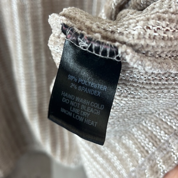 Lulus beige sweater size Small - Picture 7 of 7